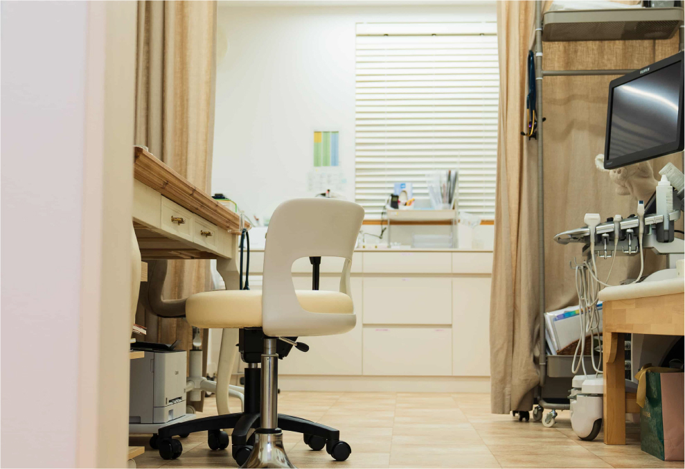 なかじまクリニック 廊下からみた診察室 イメージ